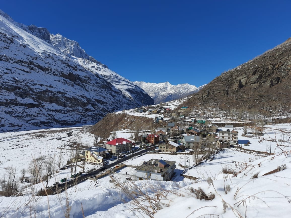 Tourists thronged to North portal after two days break in Kullu