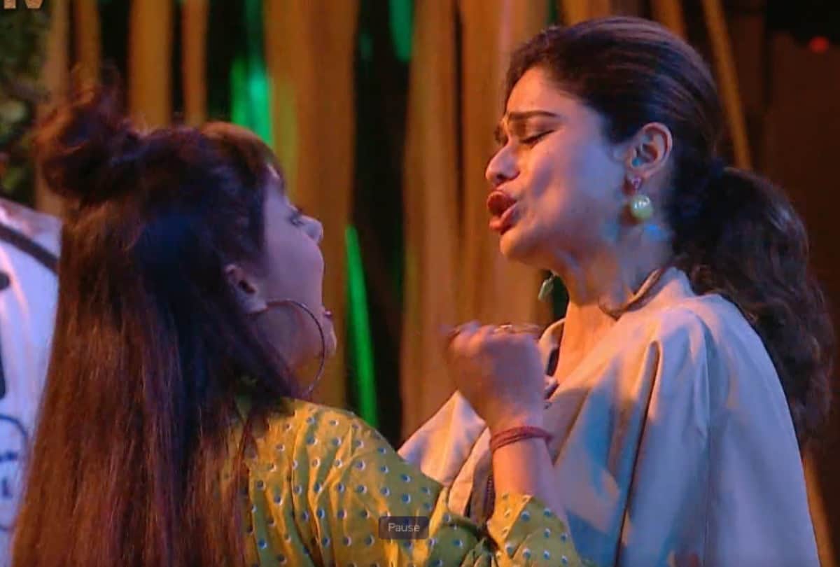 bigg boss 15 shamita shetty gets into ugly fight with Devoleena Bhattacharjee mohabbatein actress faint