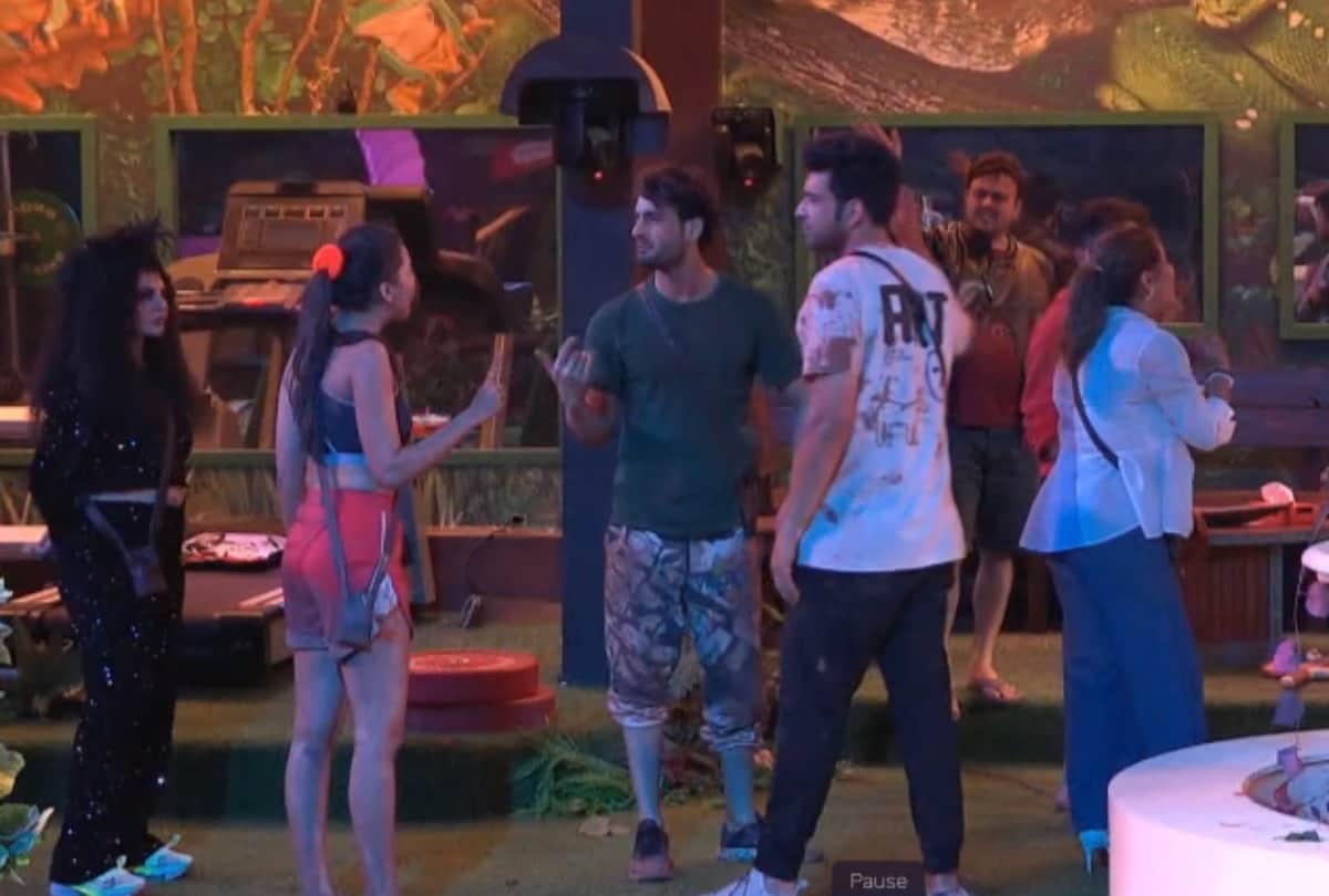 bigg boss 15 tejasswi prakash accused pratik sehajpal to touching girl inappropriately umar riaz go against her