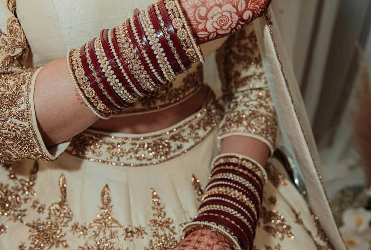 Trendy Chooda colour inspired by celebs parineeti chopra wear pink Chooda