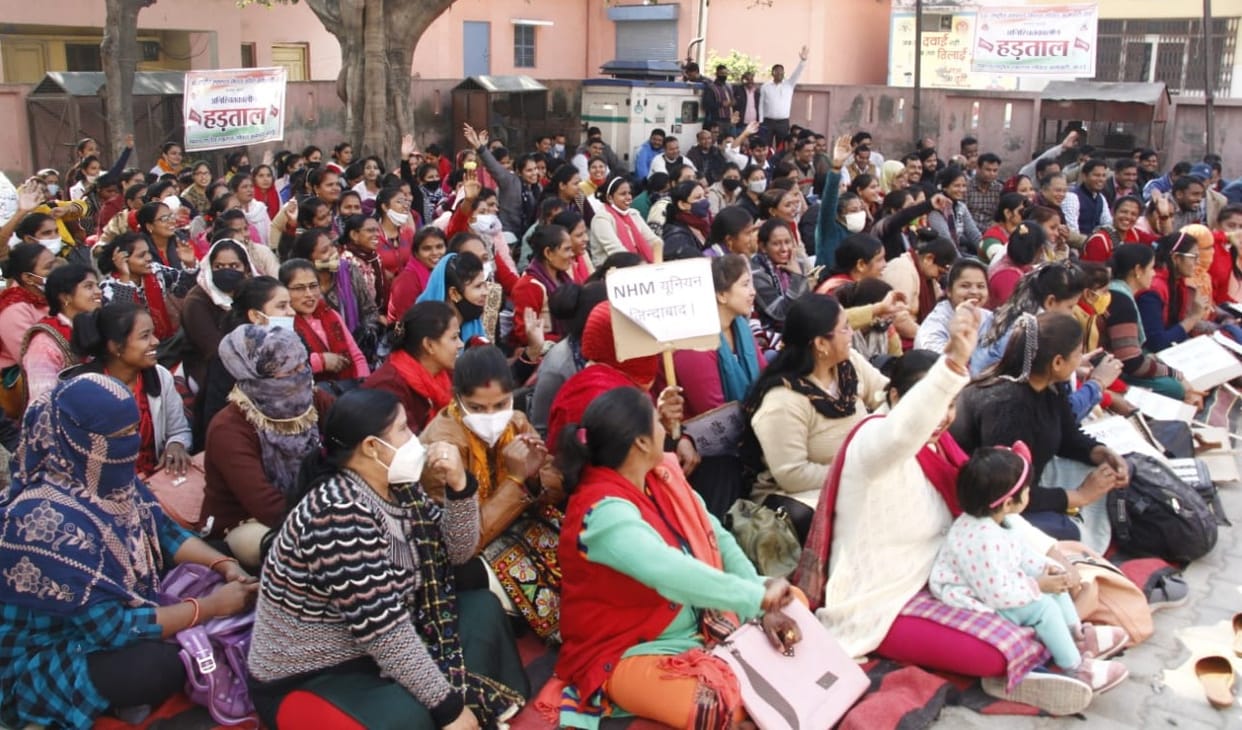 NHM contract workers strike, Badaun's rank fell in vaccination