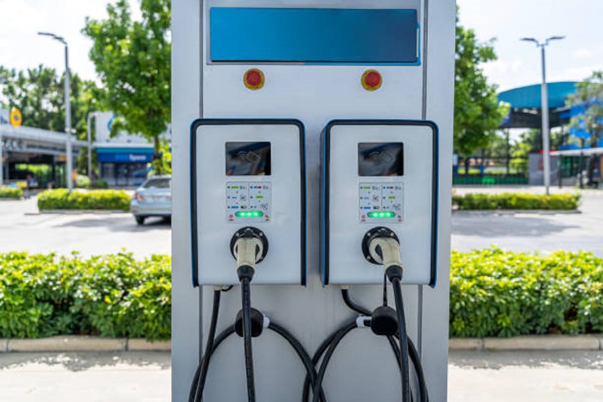 Ministry of Heavy Industries FAME II Ministry of Heavy Industries sanctions 2877 Electric Vehicles charging stations in 68 cities across 25 states and union territories