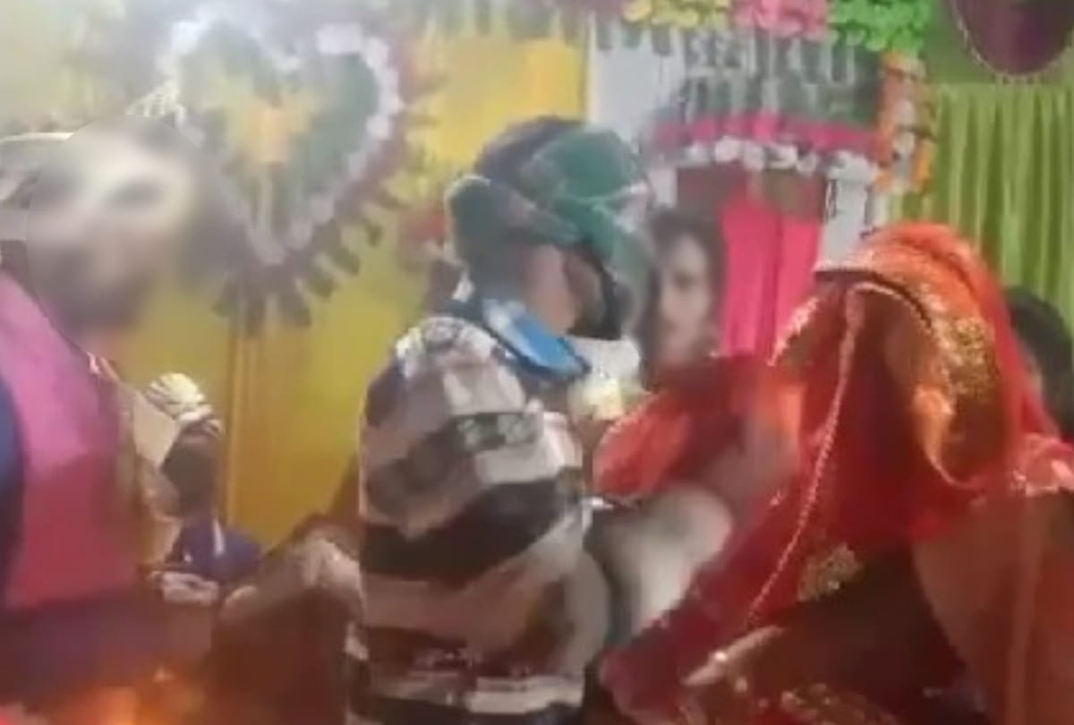 Video viral after lover filled vermilion in bride at gorakhpur