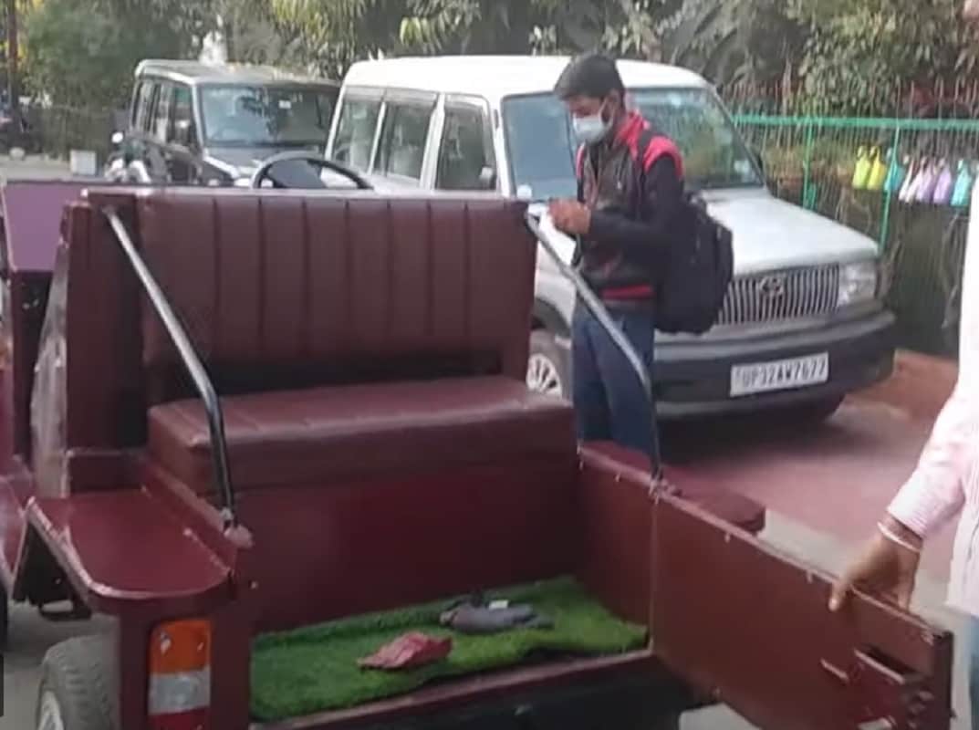 engineering student Himanshu Bhai Patel in sagar madhya pradesh made a electric car that runs 185 km