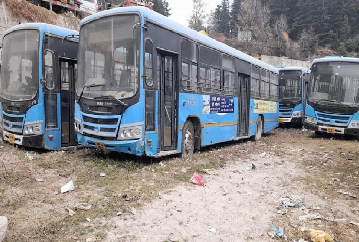 12 meter long buses of HRTC standing for five years in himachal pradesh