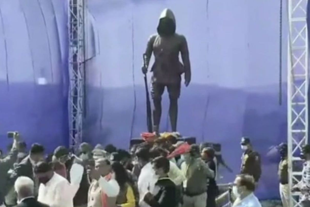 Indore: Public representatives including Governor-Chief Minister reached Patalpani, unveiled the statue of Tantya Mama