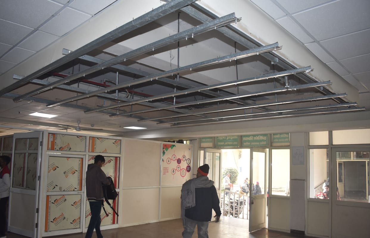 Ceiling collapses in new hospital building, one injured