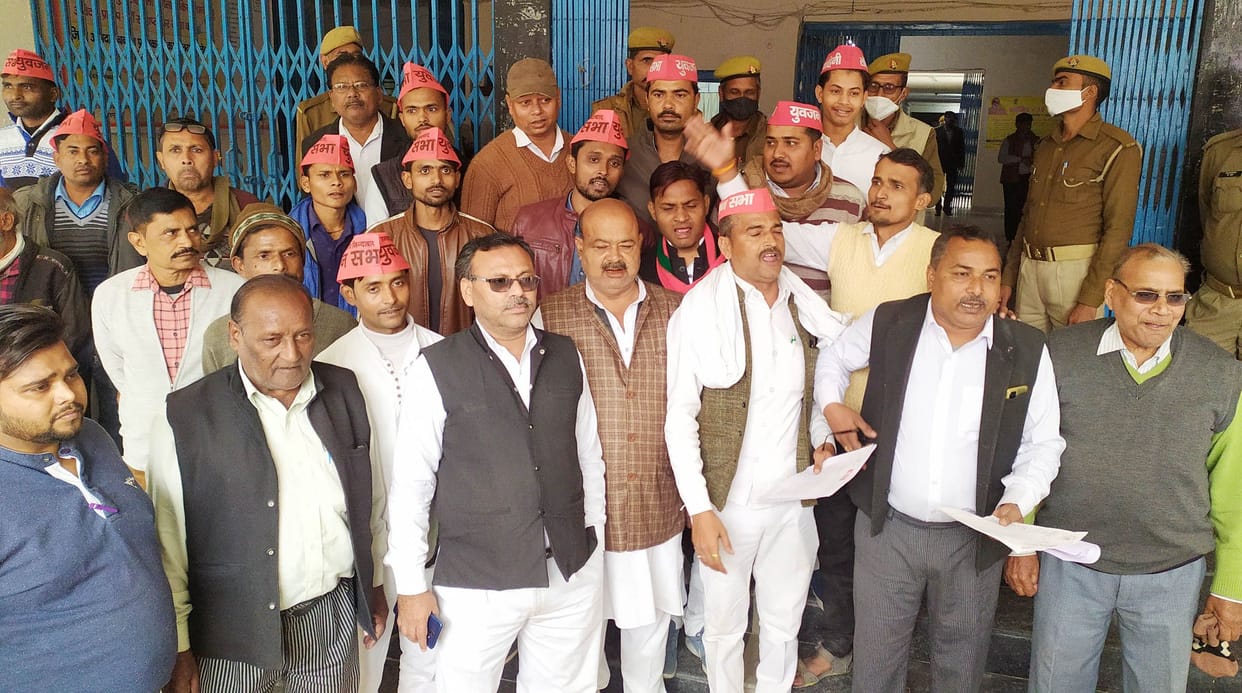 fathepur news,Sayus raised the demand to withdraw the cases filed against Haji Raza