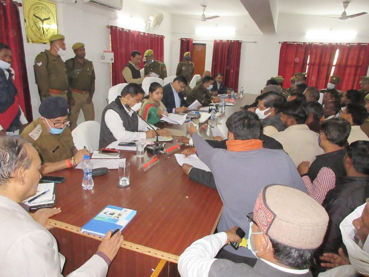The uproar of the advocates as soon as DM SP arrived in the entire resolution day