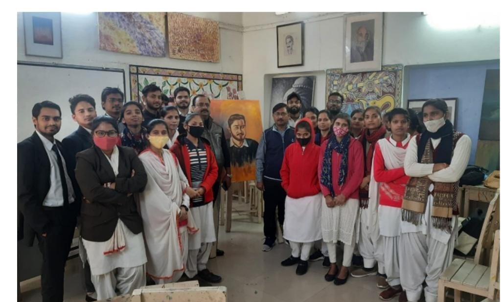 In the art workshop, the students were told the method of making portraits