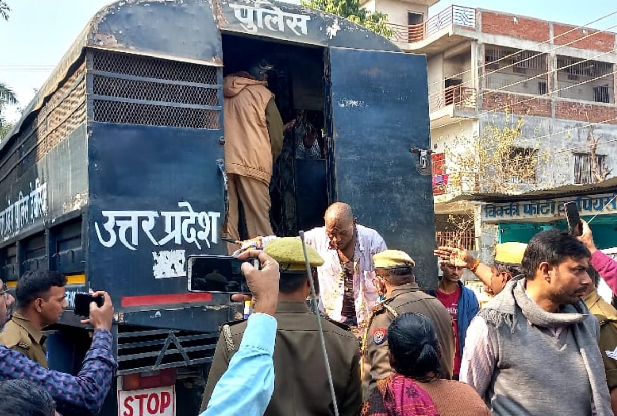 Fake Sardar DAP fertilizer business busted in Deoria