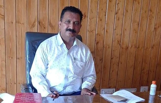 Naib Tehsildar took over in Ladbhadol Tehsil