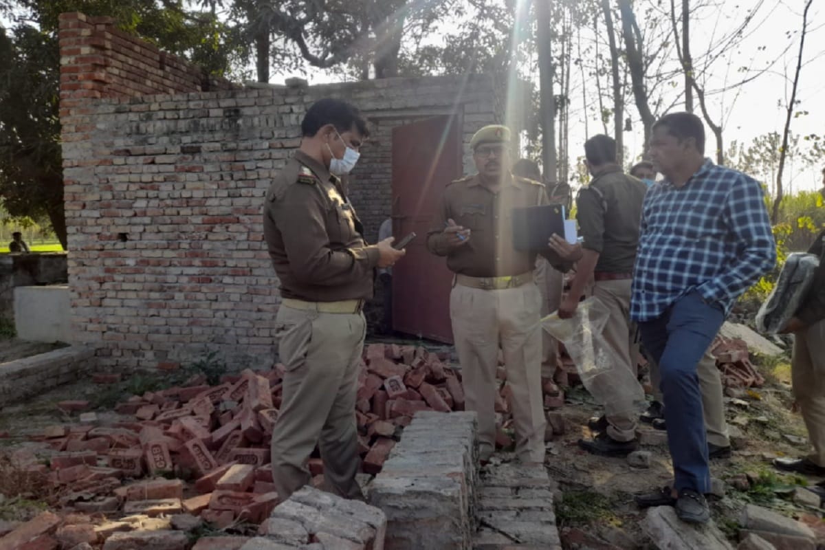 Shamli Crime News: Father has murdered to son and daughter more committed suicide by hanging and see photos