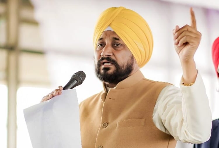 Punjab CM Charanjit Channi attacks Delhi CM Arvind Kejriwal