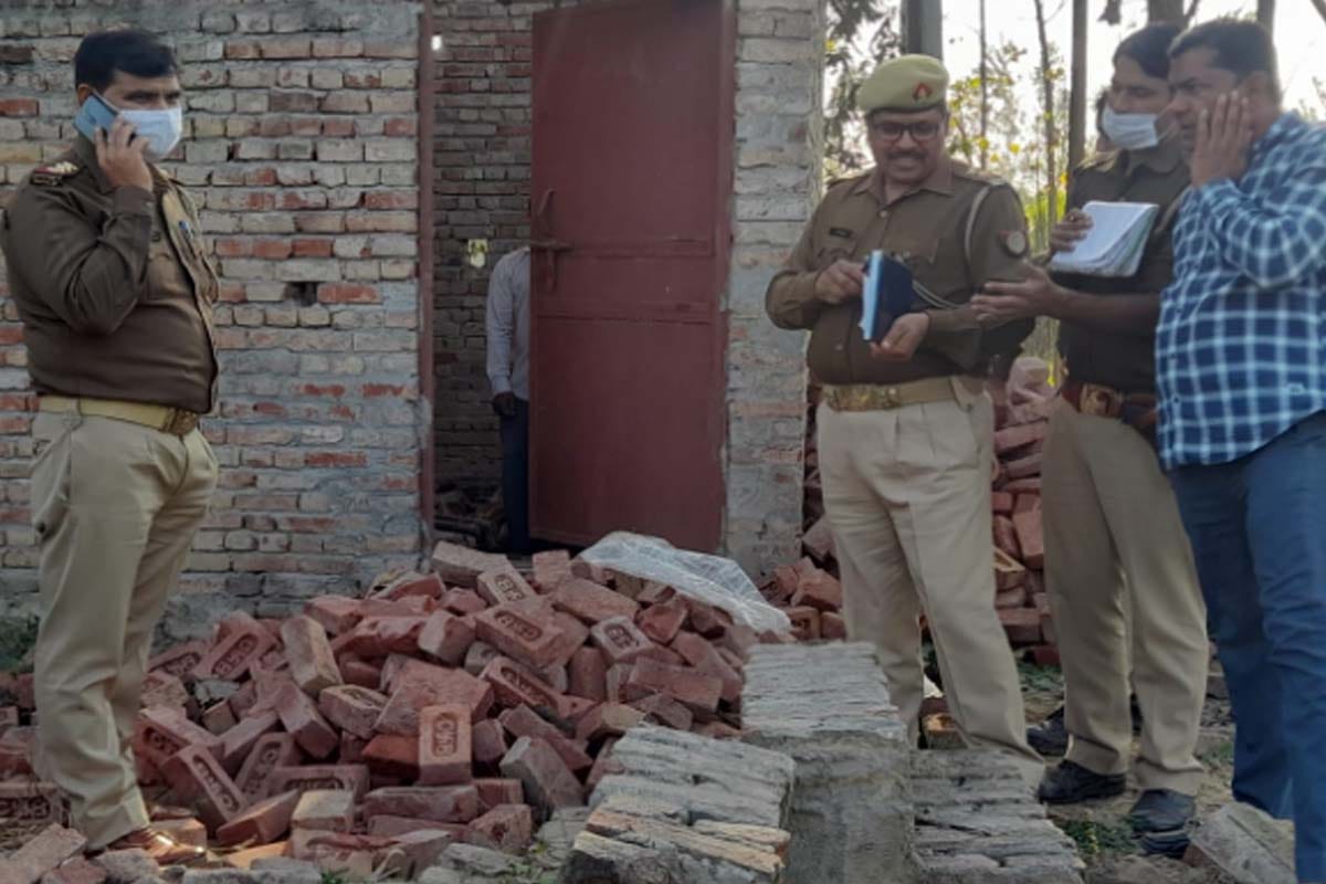 Father commits suicide by hanging himself after killing two innocent children in Shamli