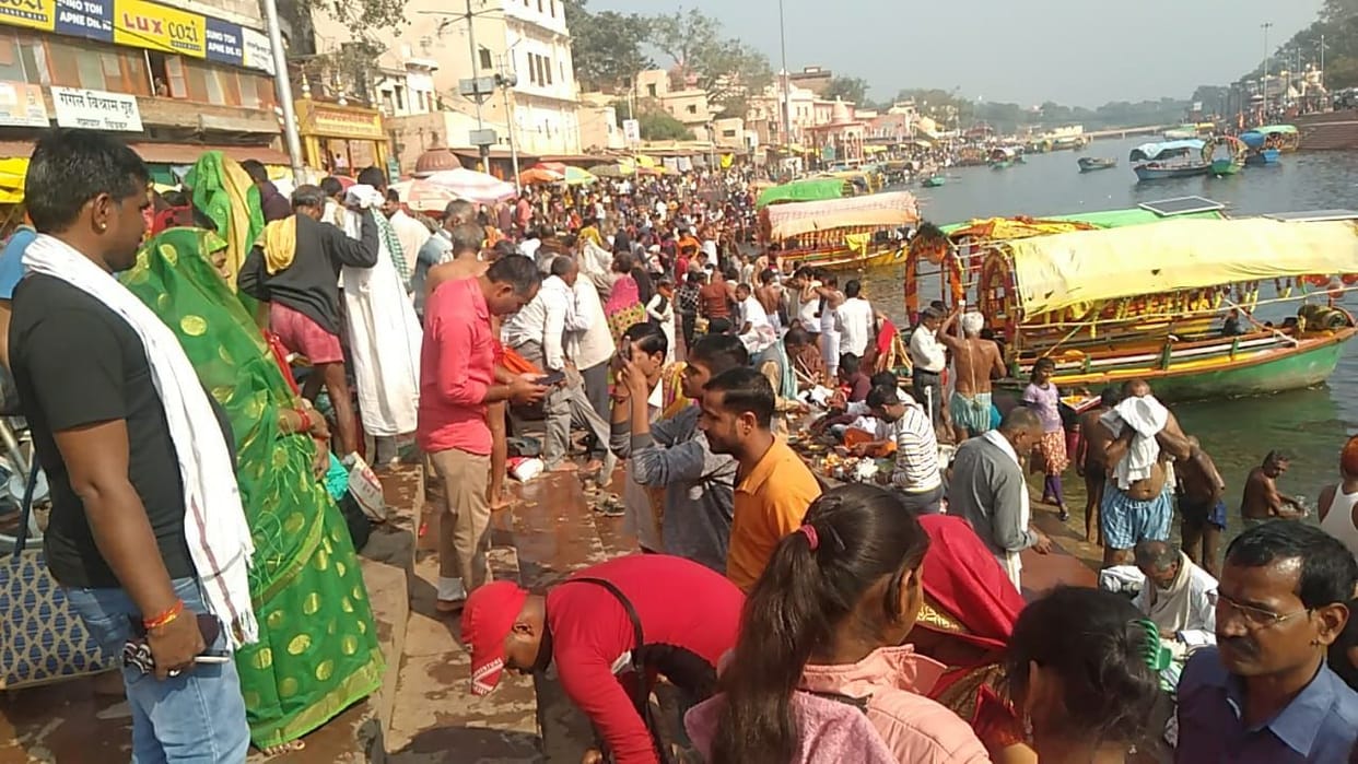 Lakhs of devotees immersed themselves on Shanichari Amavasya