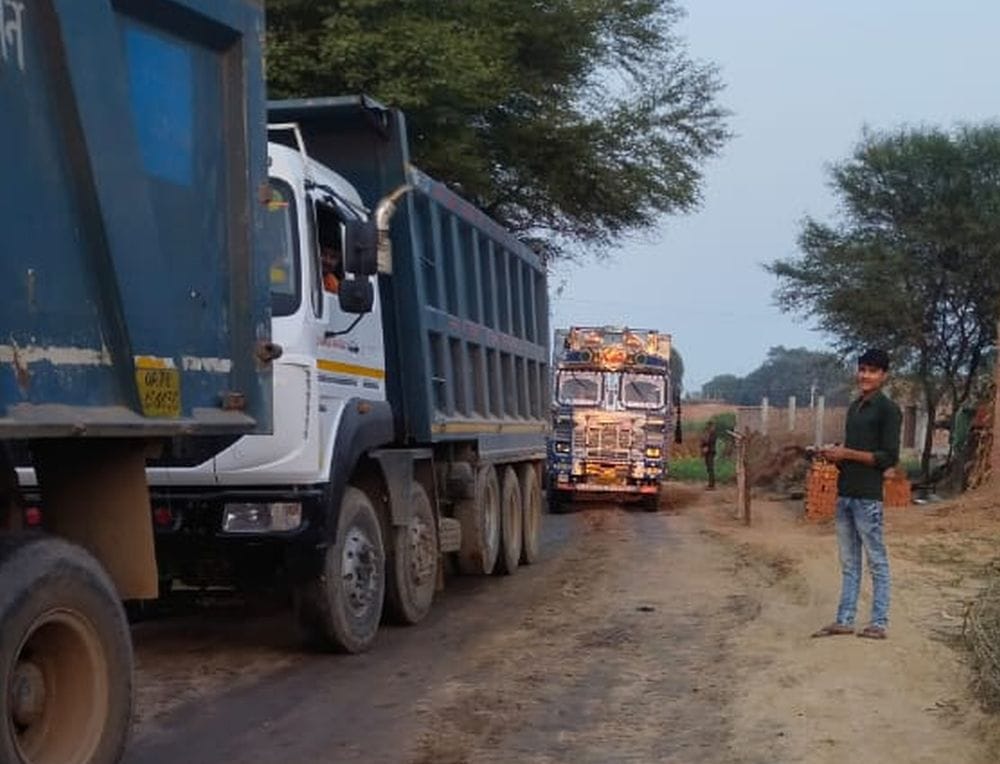 fathepur news,Farmers' anger erupted over trampling of crops