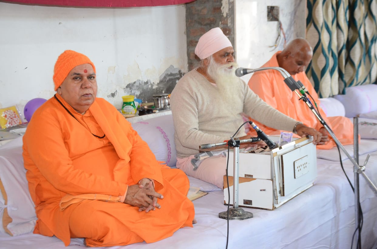 Guru only shows the way to reach God