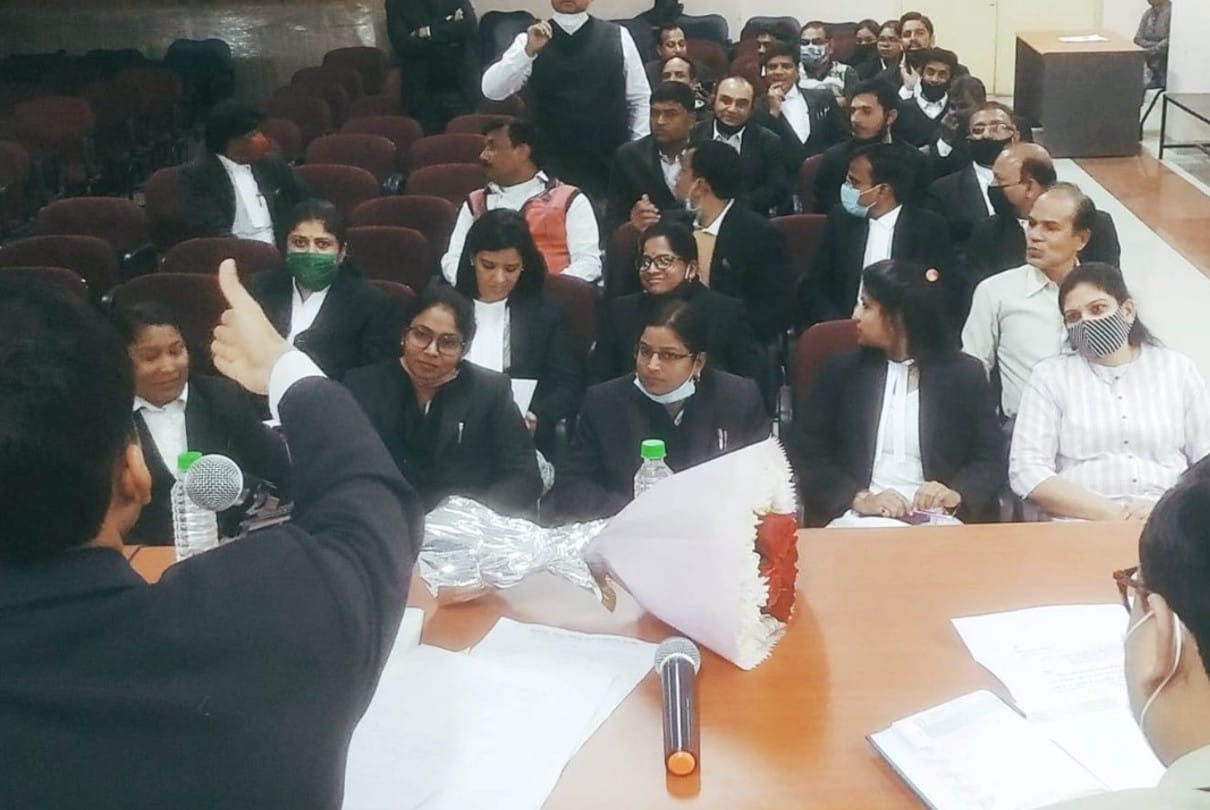 Indore: Trained panel advocates by giving them information about various legal points and procedures