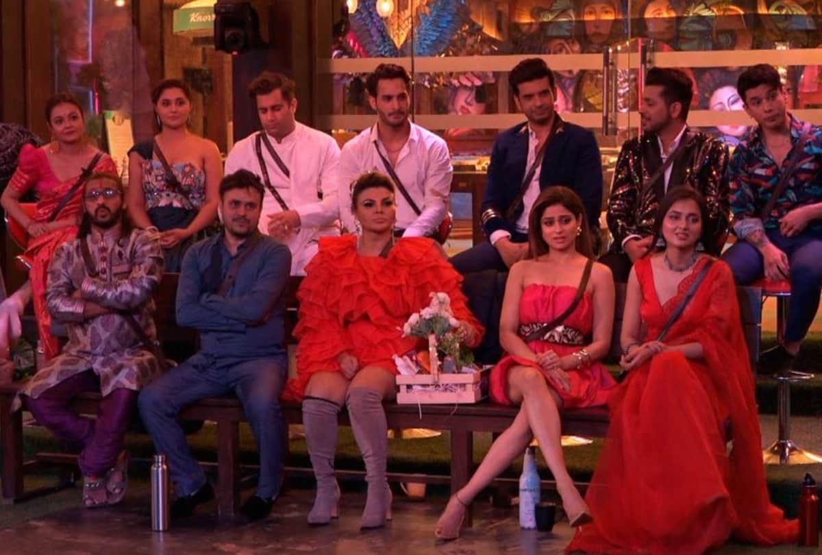 bigg boss 15 sara ali khan bigg boss set actress fun activities with salman khan tejasswi prakash rakhi sawant perform lavani