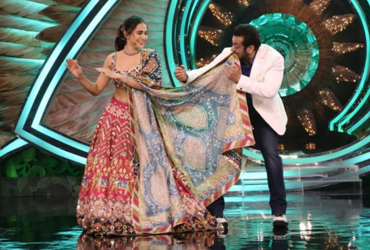 bigg boss 15 sara ali khan bigg boss set actress fun activities with salman khan tejasswi prakash rakhi sawant perform lavani