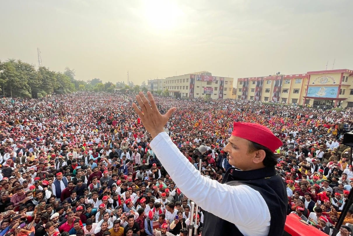 अखिलेश यादव