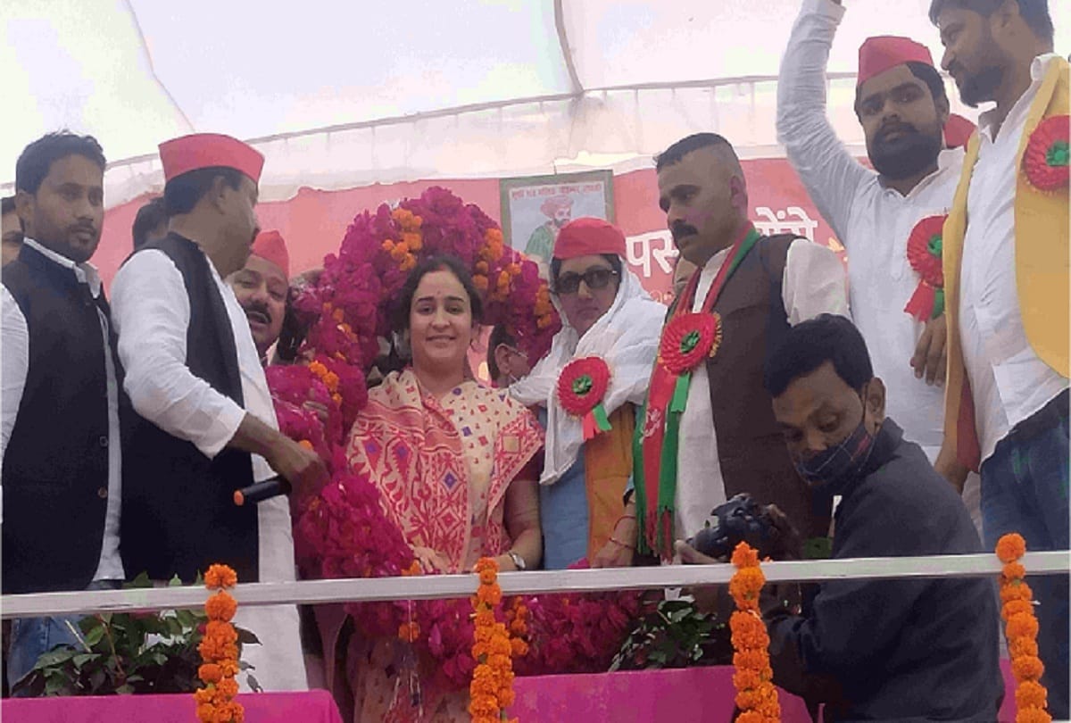 Mulayam Singh daughter-in-law in Amethi aparna yadav says If given a chance I will contest the assembly elections from Tiloi