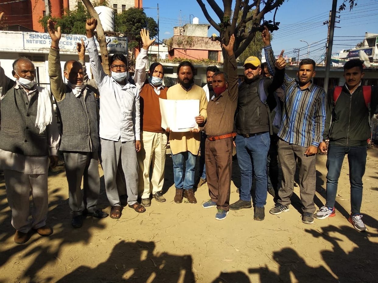 expressed anger over the closure of paddy procurement markets