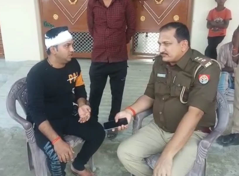 Armed miscreants snatched chain and ring from the young man