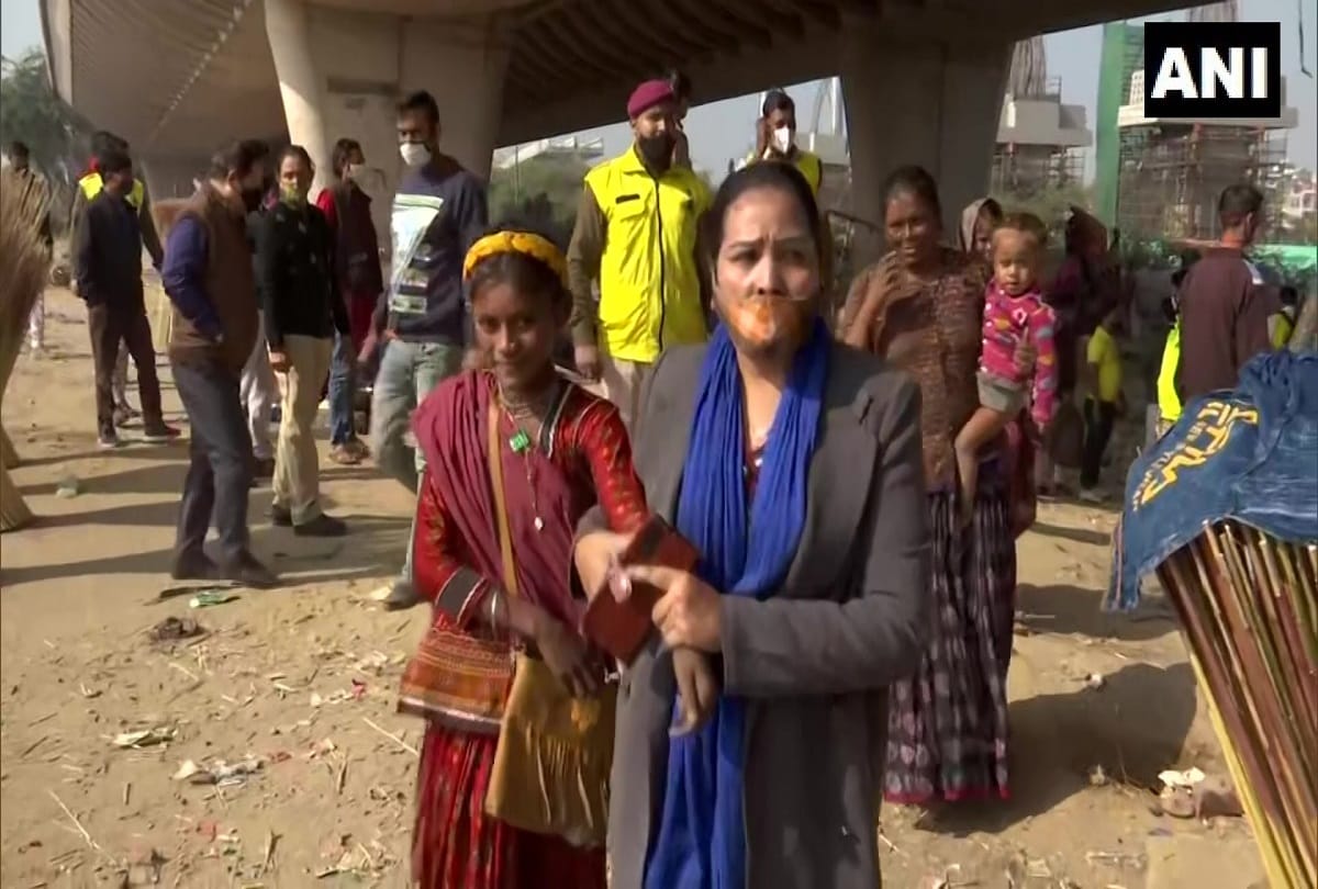 North-East Delhi: The district administration launched a campaign to rescue the children trapped in begging and other gangs.