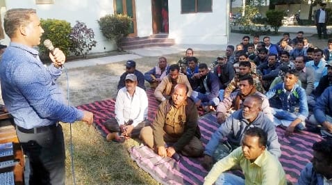 Angry over non-payment of salary, daily workers of Dudhwa went on strike