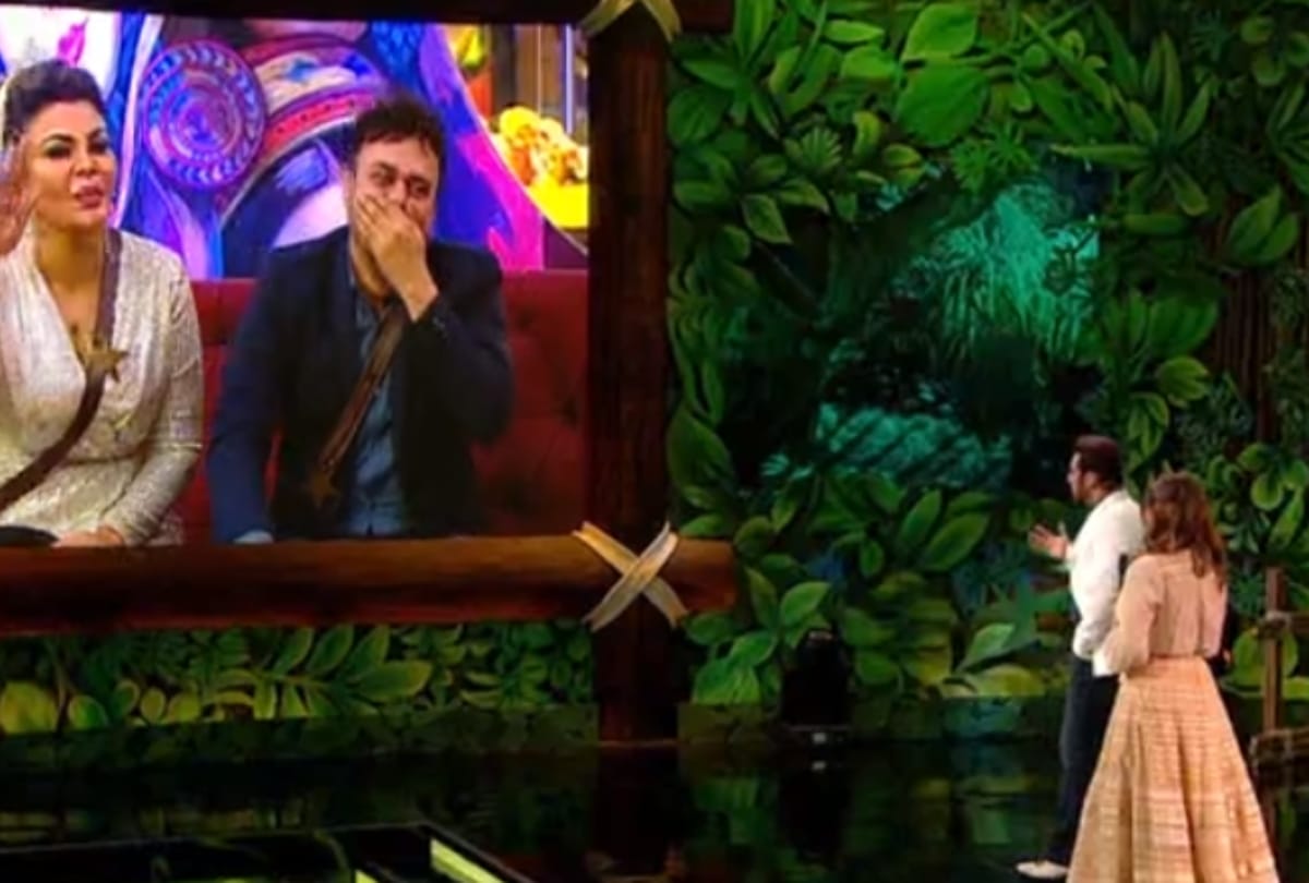 Bigg Boss 15 Salman Khan gets Ritesh to do pushups know the reason