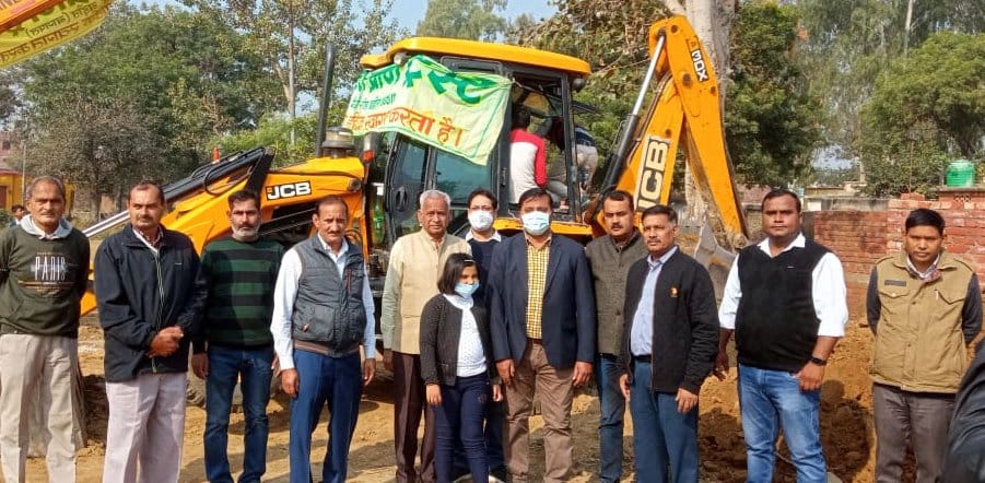 People raised by running rescue operation