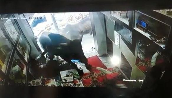 Fight between two sarees, entered a shop