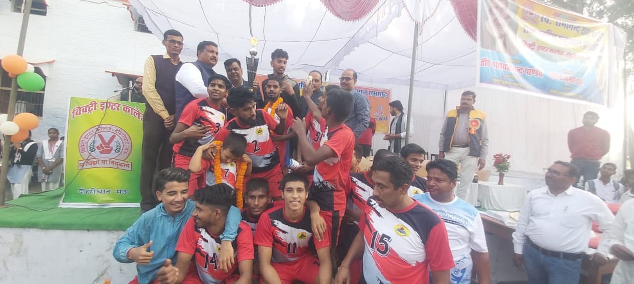 Gorakhpur captured the trophy by defeating Ghazipur