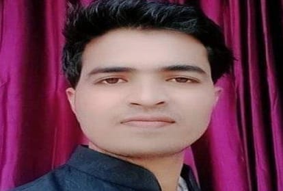Kaushambi: The driver who was running after crushing the young man was left dead, set fire to the dumper