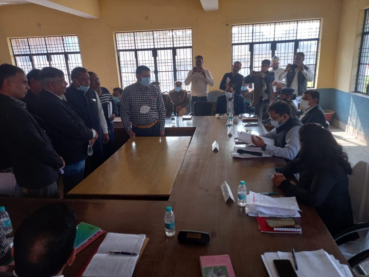 Hathras: Redressal of complaints not being done in the resolution day