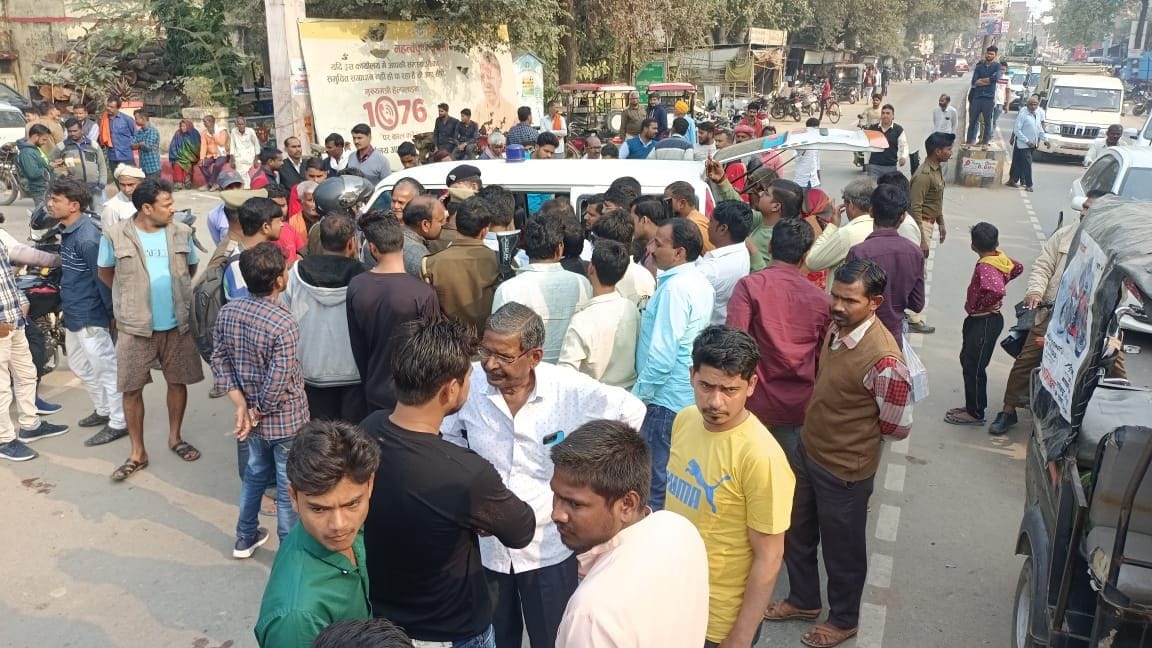Elderly injured in assault dies during treatment, relatives jammed in front of Kotwali