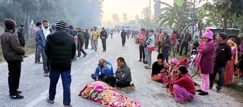 Youth dies due to car collision, angry people jammed
