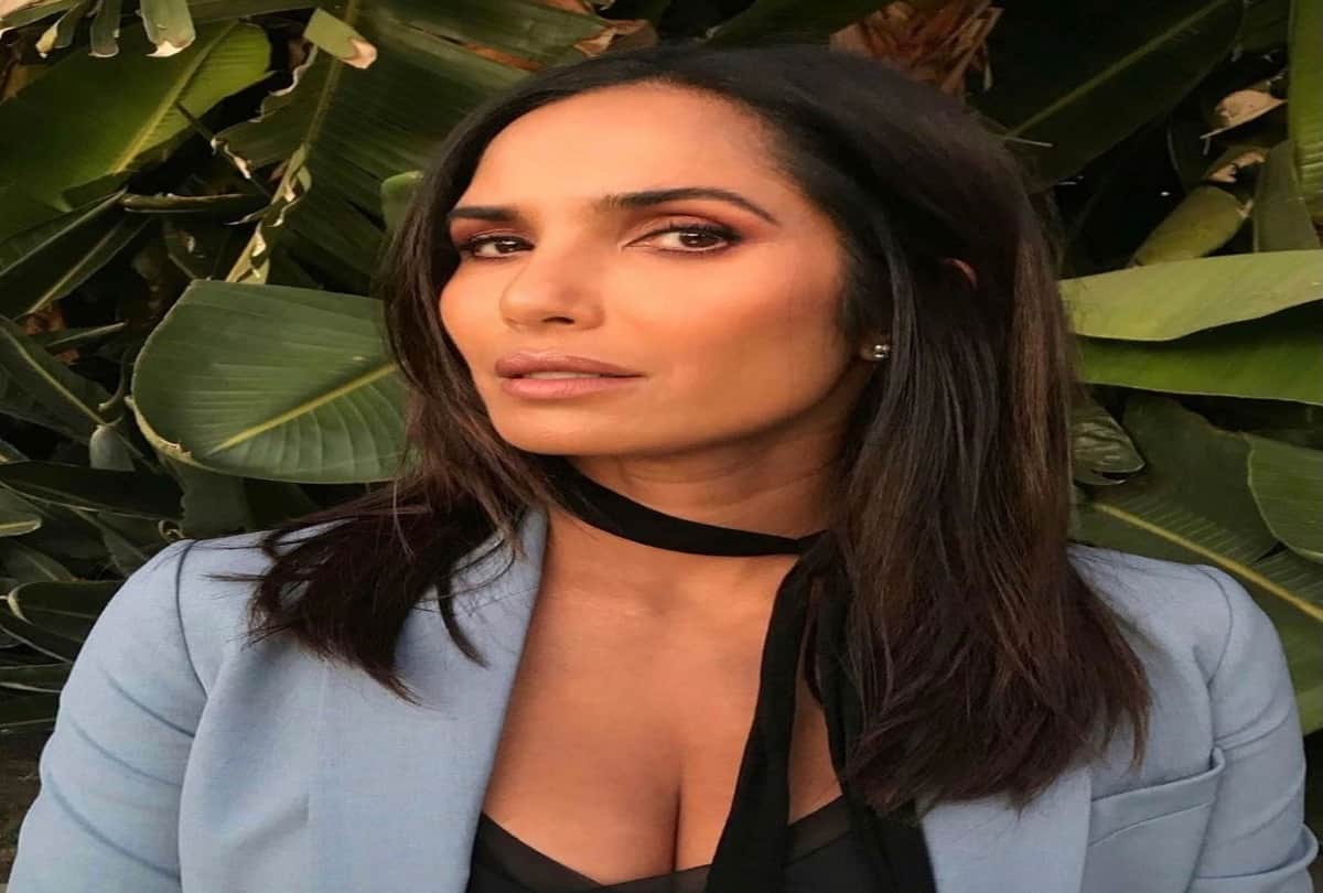 Indian American Model and actress Padma Lakshmi shared picture of Naan Bedsheet with pilau cases