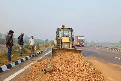 लखनऊ कानपुर एक्सप्रेस वे पर भीषण सड़क हादसा