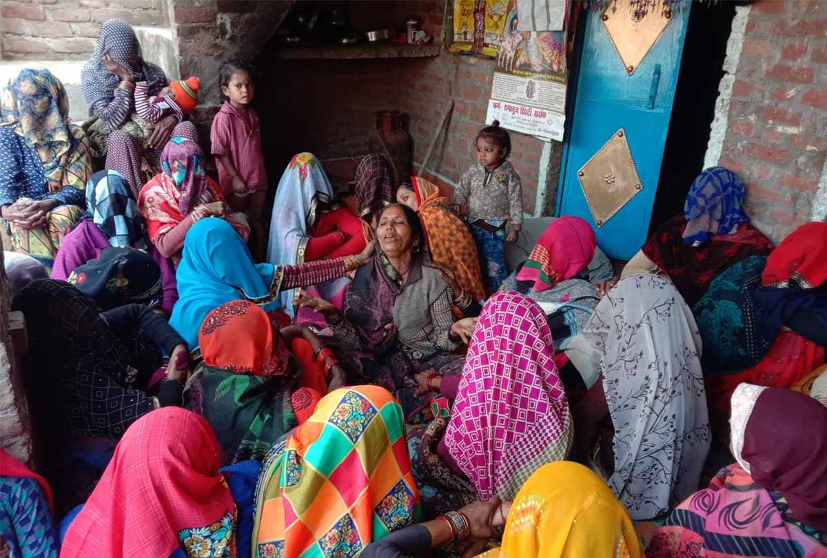 Husband wife died due to current in Kanpur countryside, wife died in saving husband