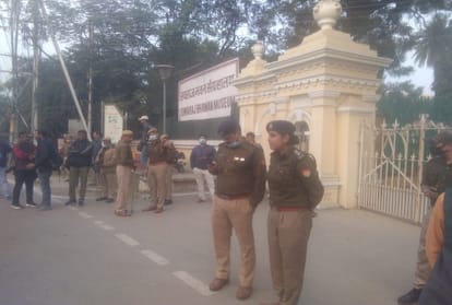 Prayagraj: Congress leader Rahul Gandhi reached Swaraj Bhavan, tight security arrangements
