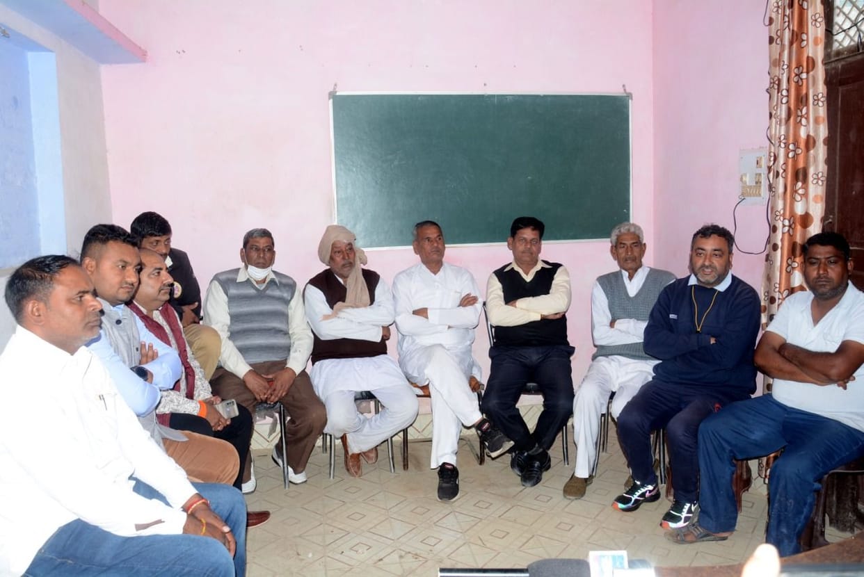 Bawanikheda's 'government' entangled in 'defection'