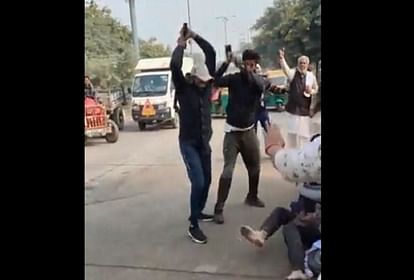 Faridabad: Humanity shamed at Badkhal Lake Chowk, first beaten with a hammer then shot, the crowd kept making videos