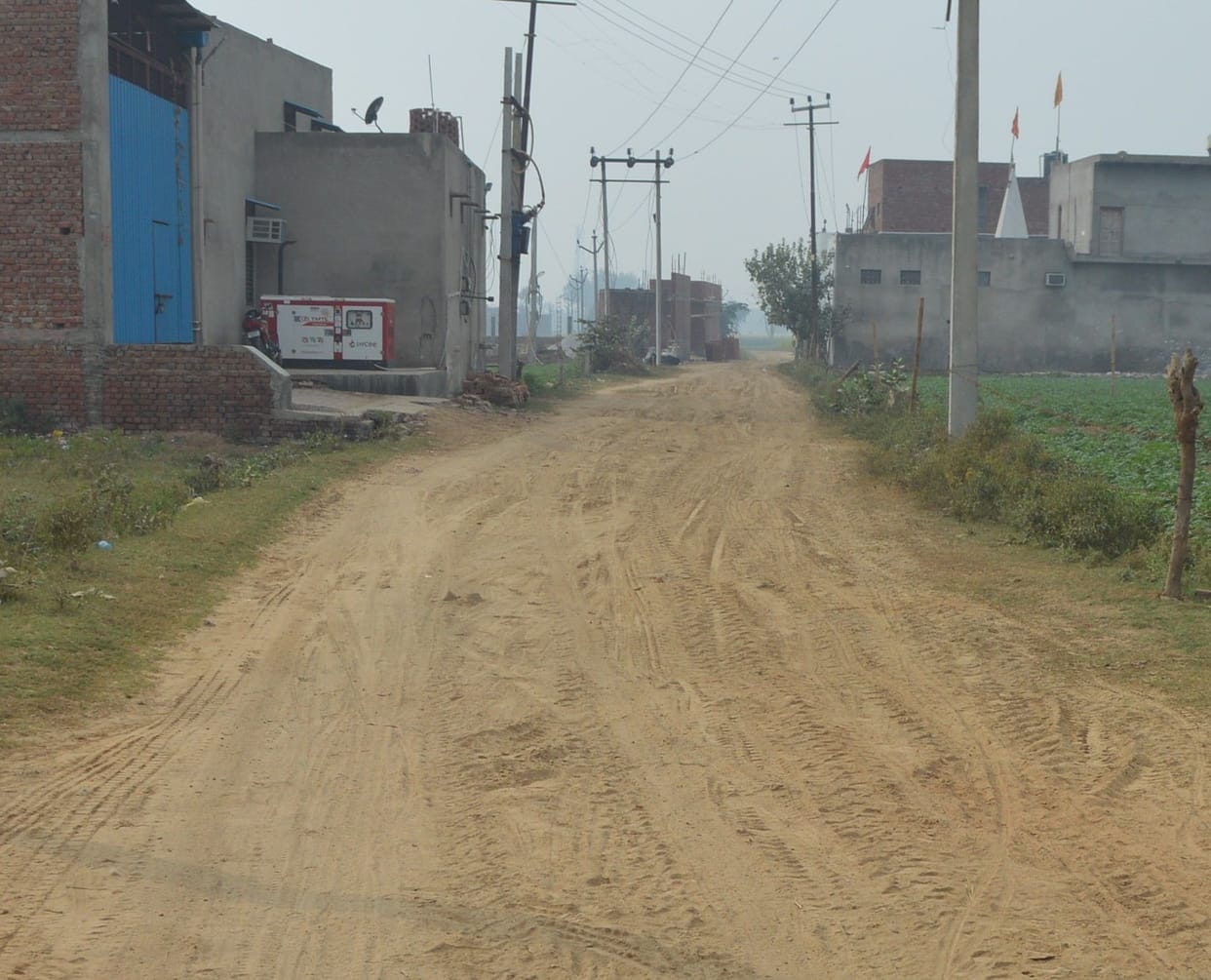 Hathras: The roads are dilapidated, there is no adequate arrangement for drainage