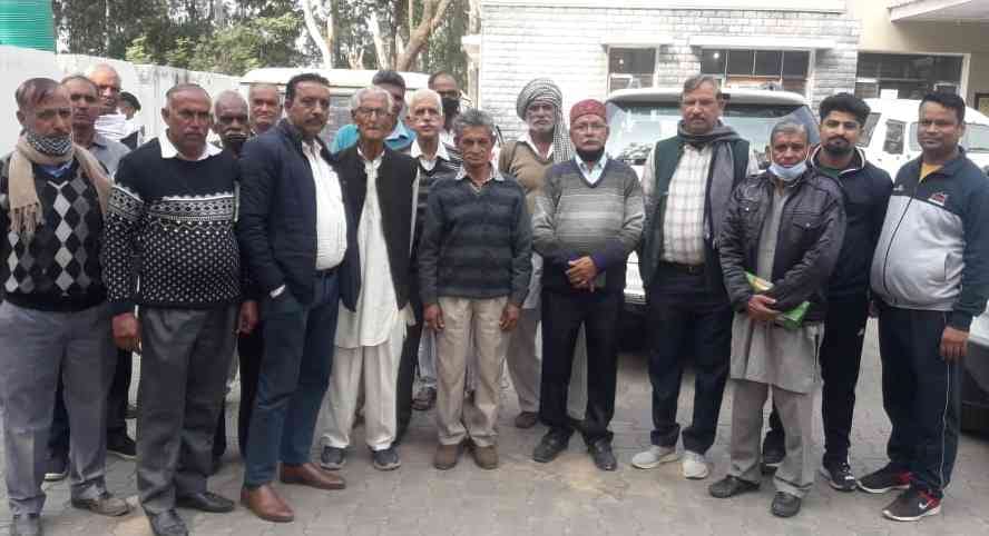 Tehsildar Baddi not let namberdaars in the office without permission