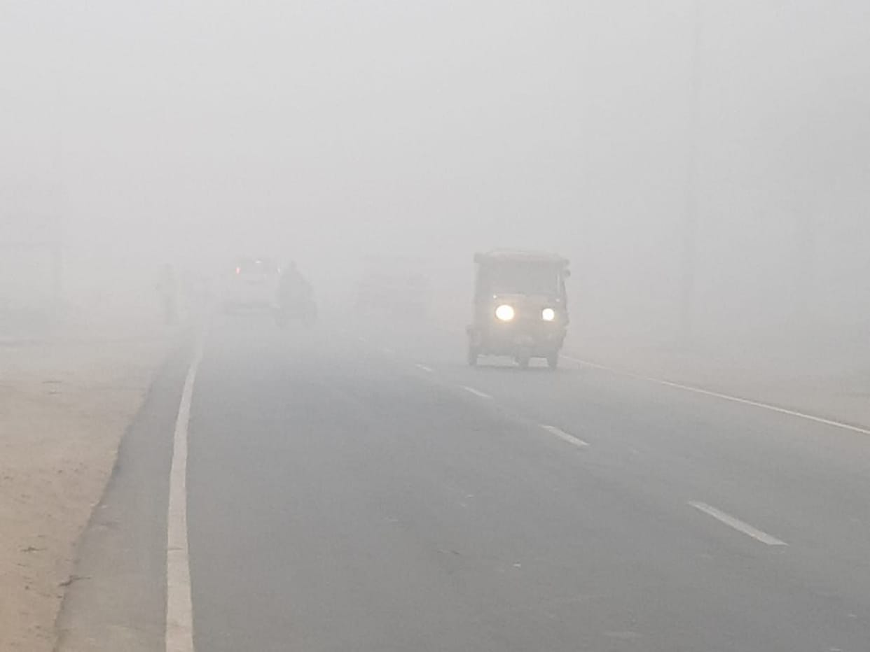 Fog stopped the speed of vehicles