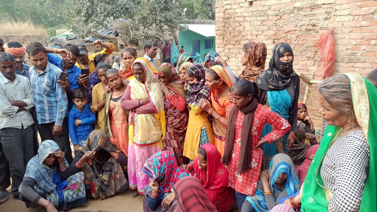 Kanpur Dehat : Wall collapsed, two real brothers died after being buried under rubble, villagers blocked the road demanding to call the CM