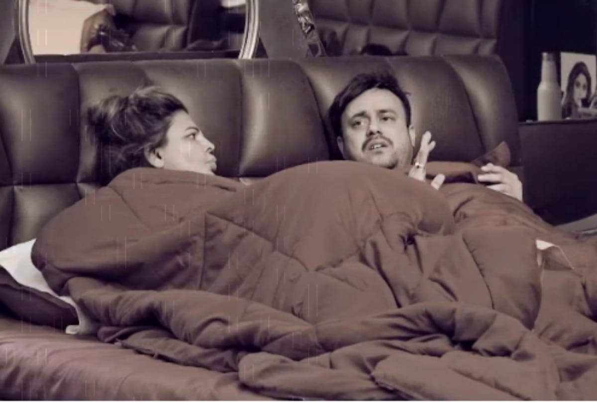 Rakhi Sawant attacks Abhijit for calling Ritesh bhaade ka pati throws chair  Watch